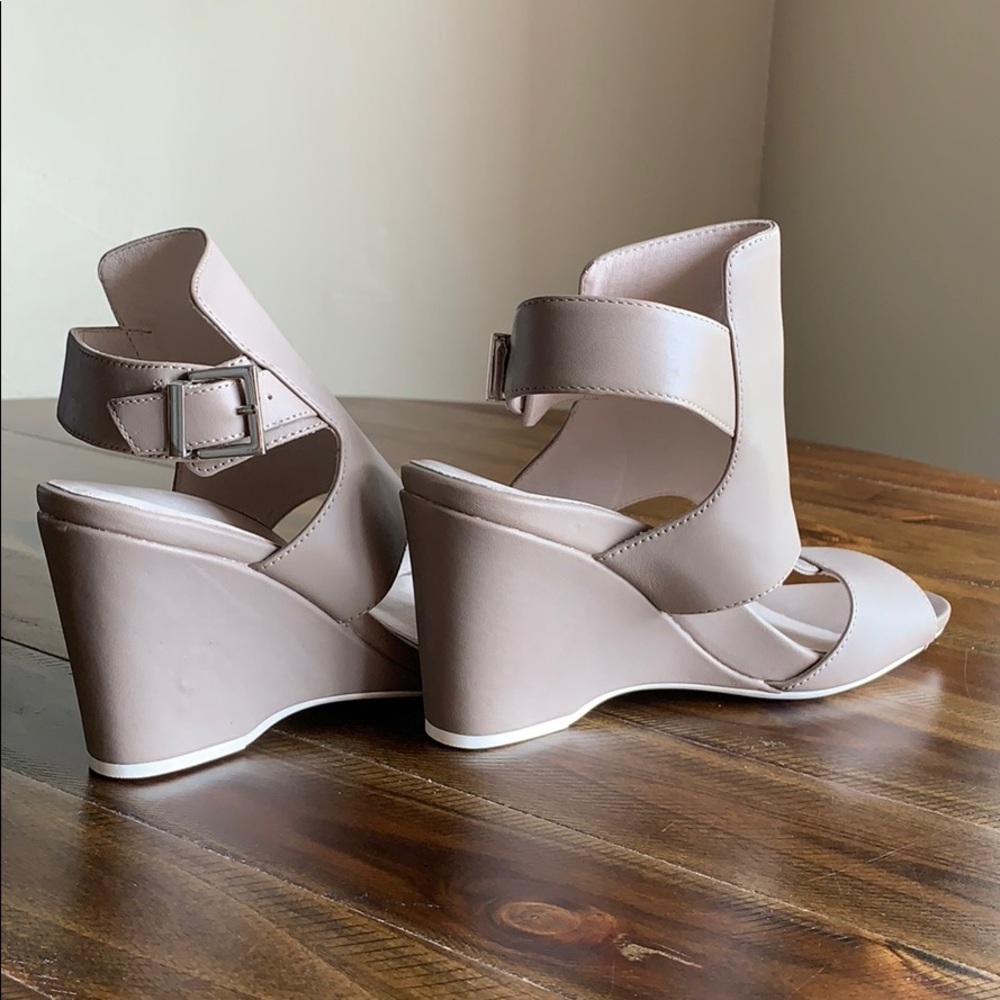 Kenneth Cole wedges NWT
